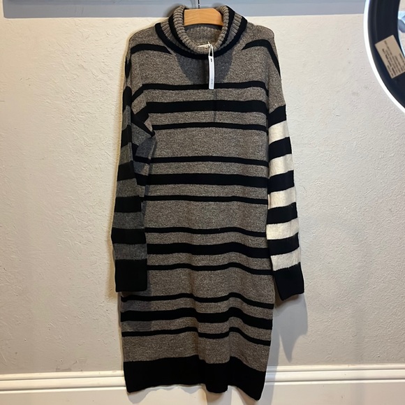 stitch drop Dresses & Skirts - NWT StitchDrop Striped Turtleneck Sweater Dress size small